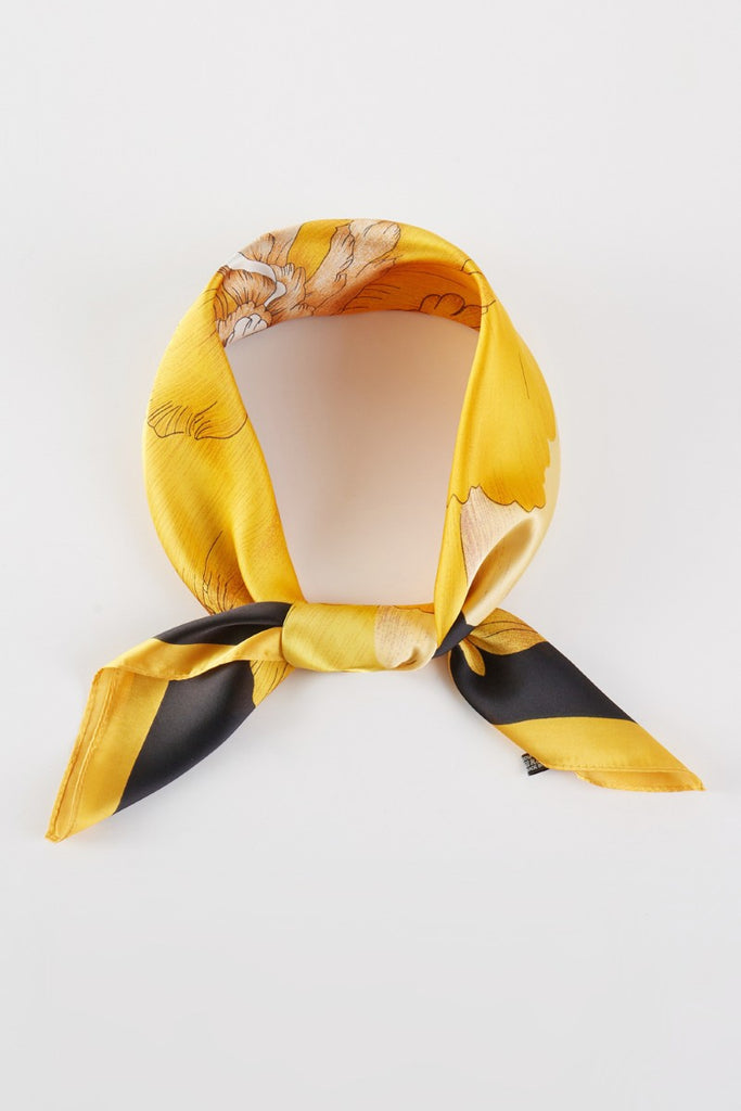 Retro Petals Scarf (Assorted Colors)
