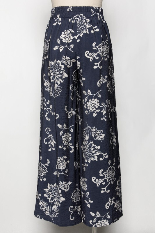 Fiona Wide Leg Plant with Smocked Waist and Pockets in Navy Ink