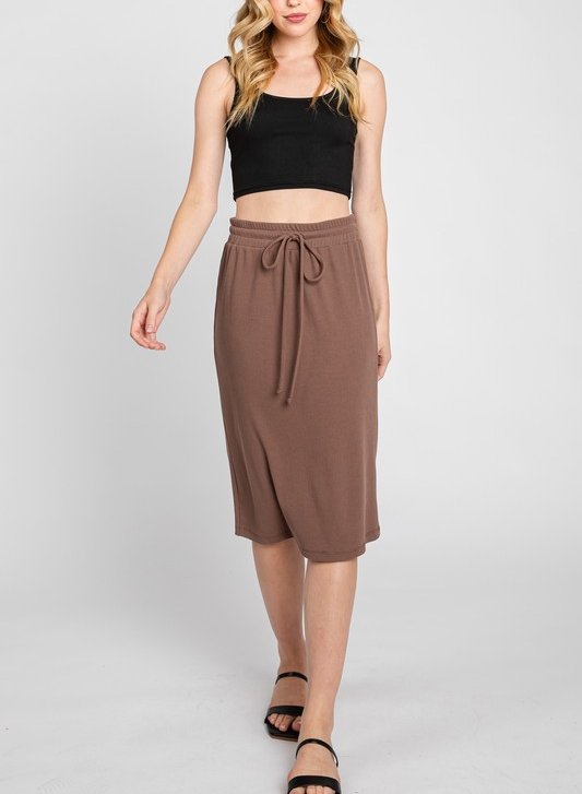 Sunday Set with Crop Top and Elastic Waistband in Light Brown