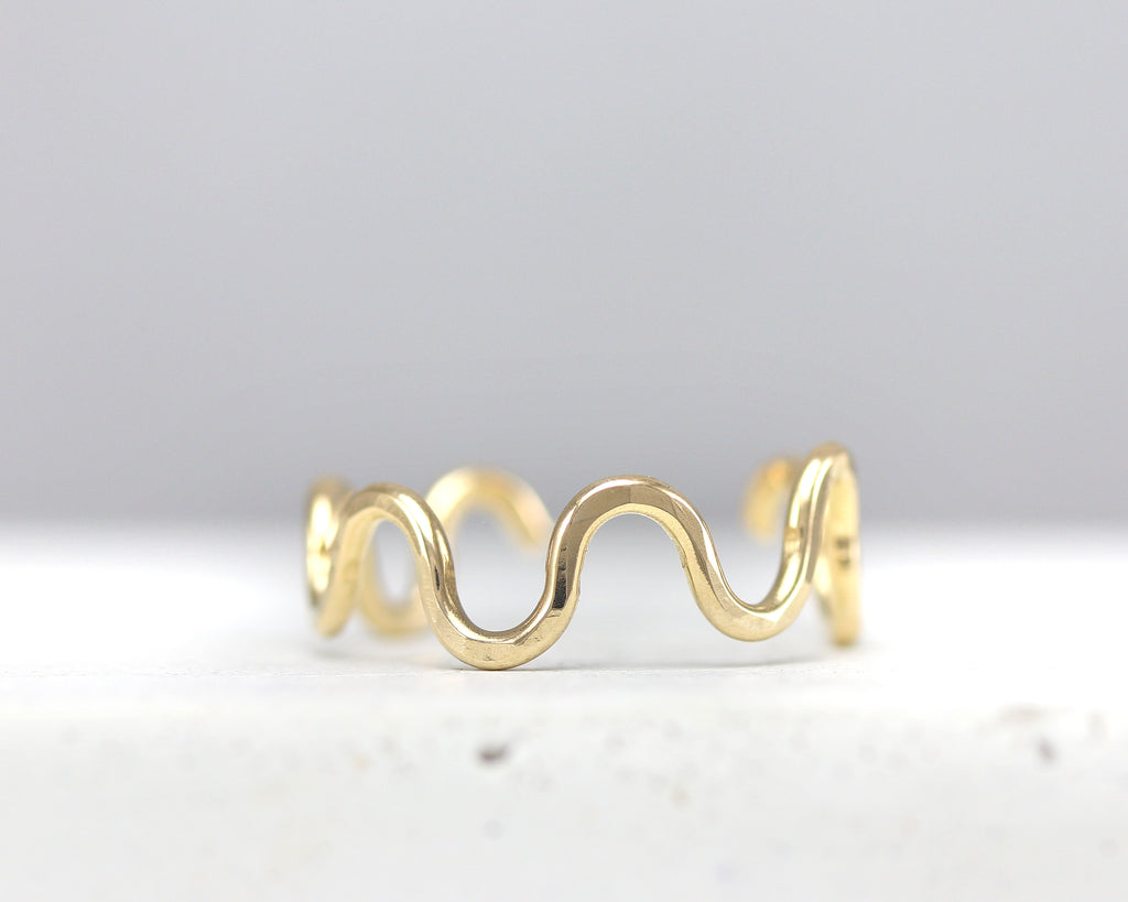 Sloane Wavy Toe Ring