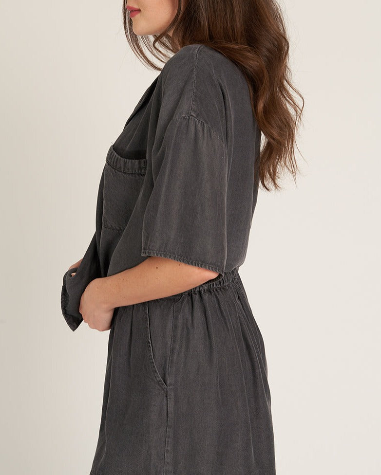 Teagan Relaxed Collar T-Shirt in Charcoal