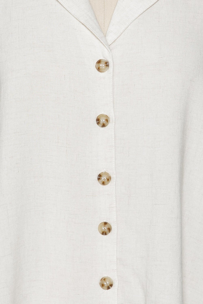Naomi Collared Button Down Sleeveless Top In Natural