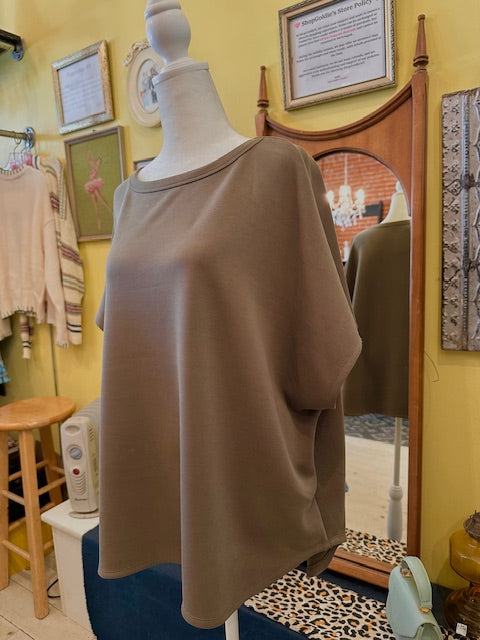 Stay Minimal Round Hem Relaxed Short Sleeve Top (Assorted Colors)