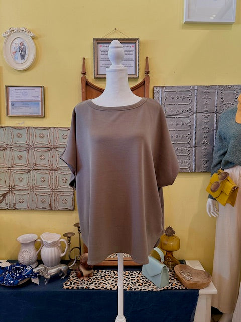 Stay Minimal Round Hem Relaxed Short Sleeve Top (Assorted Colors)