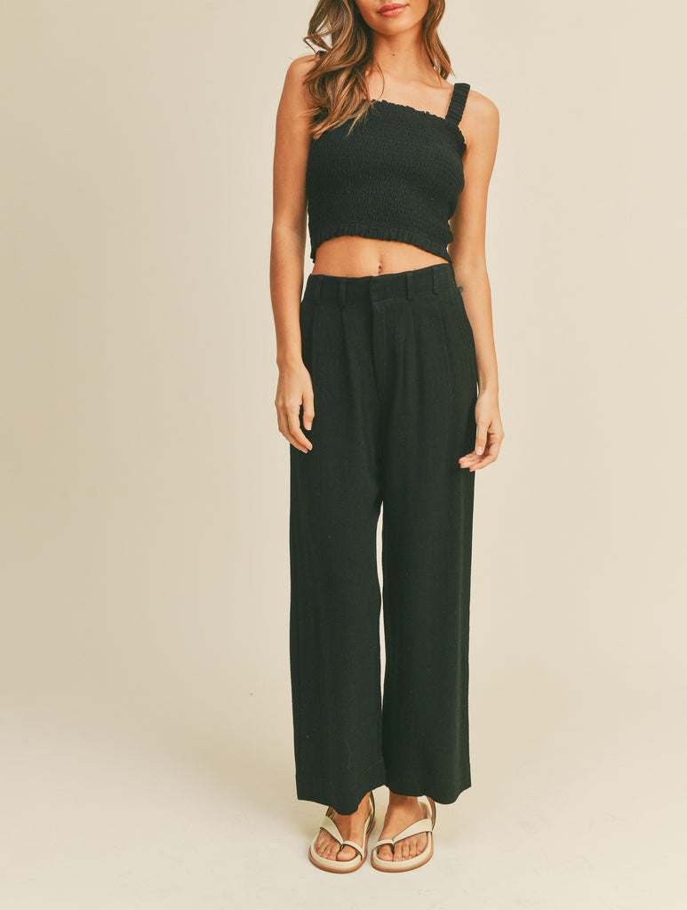 James Smocked Body Elastic Band Sleeve Crop Top In Black