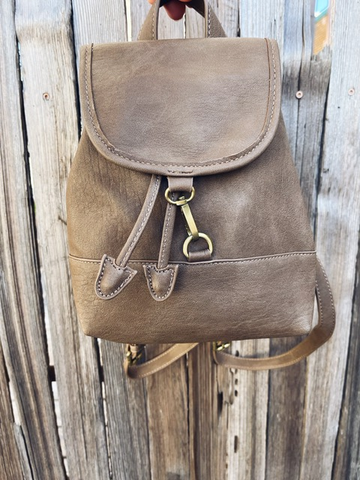 Elora Guitar Strap Satchel in Olive