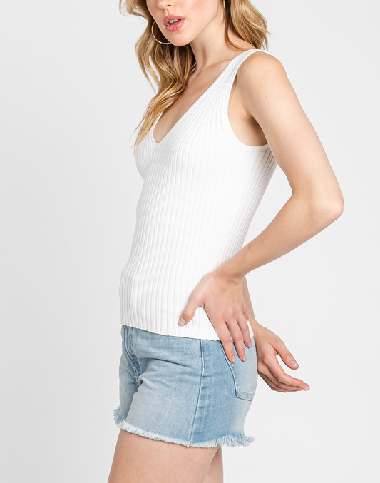 Ofelia Ribbed V-Neck Sleeveless Sweater Top in Ivory